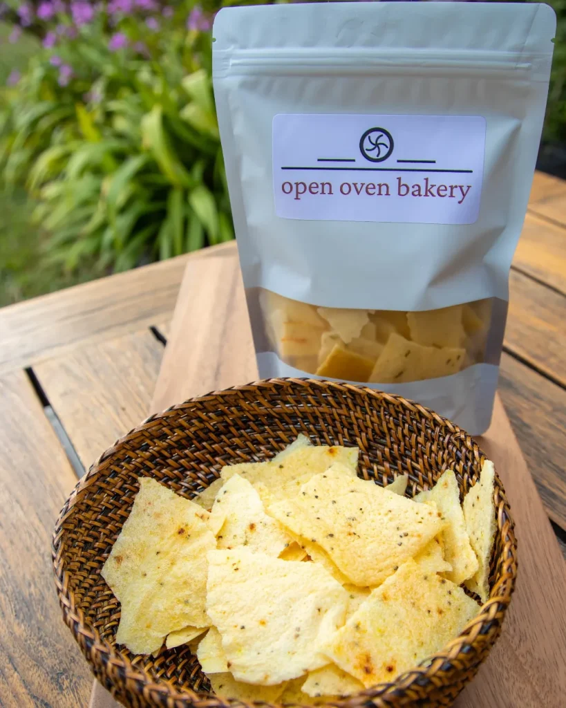 Pizza Flavor Tapioca Crackers 01